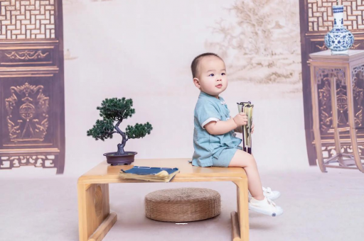 怒江1岁宝宝走路