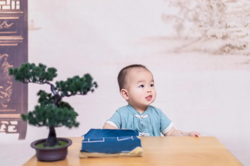 怒江6个月的宝宝